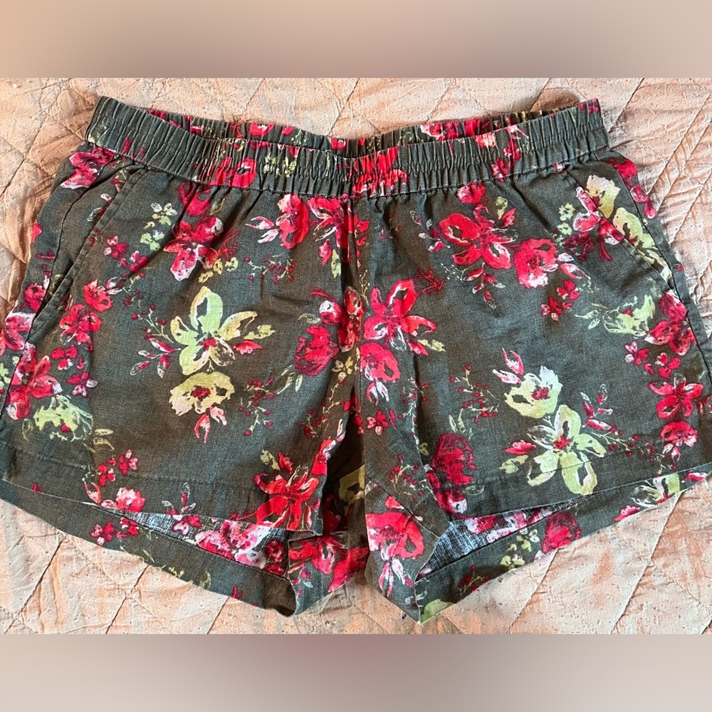 Kut from the Kloth Red and Yellow Floral Linen Shorts. Sz 10.